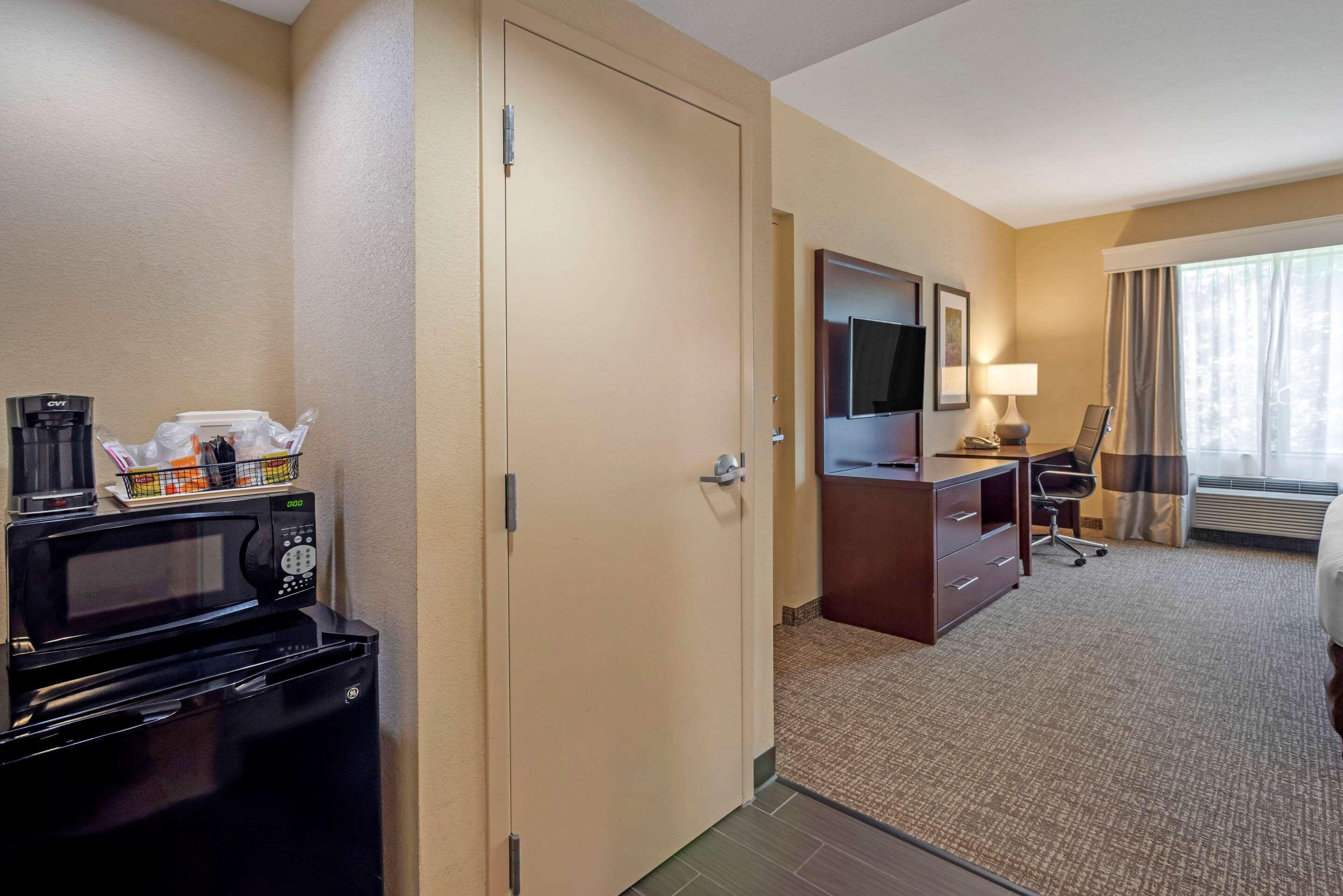Comfort Suites Fredericksburg North Exteriör bild