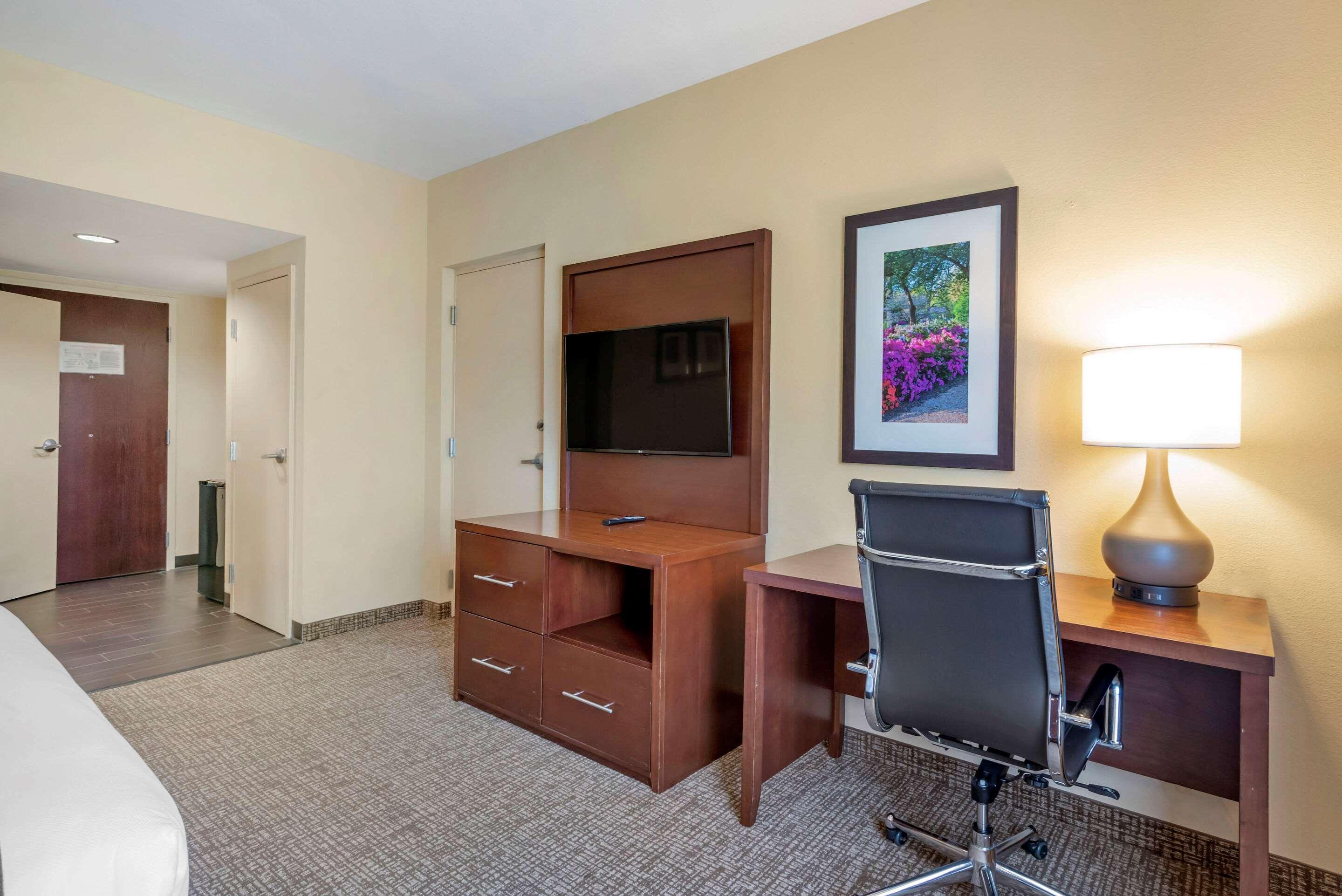 Comfort Suites Fredericksburg North Exteriör bild