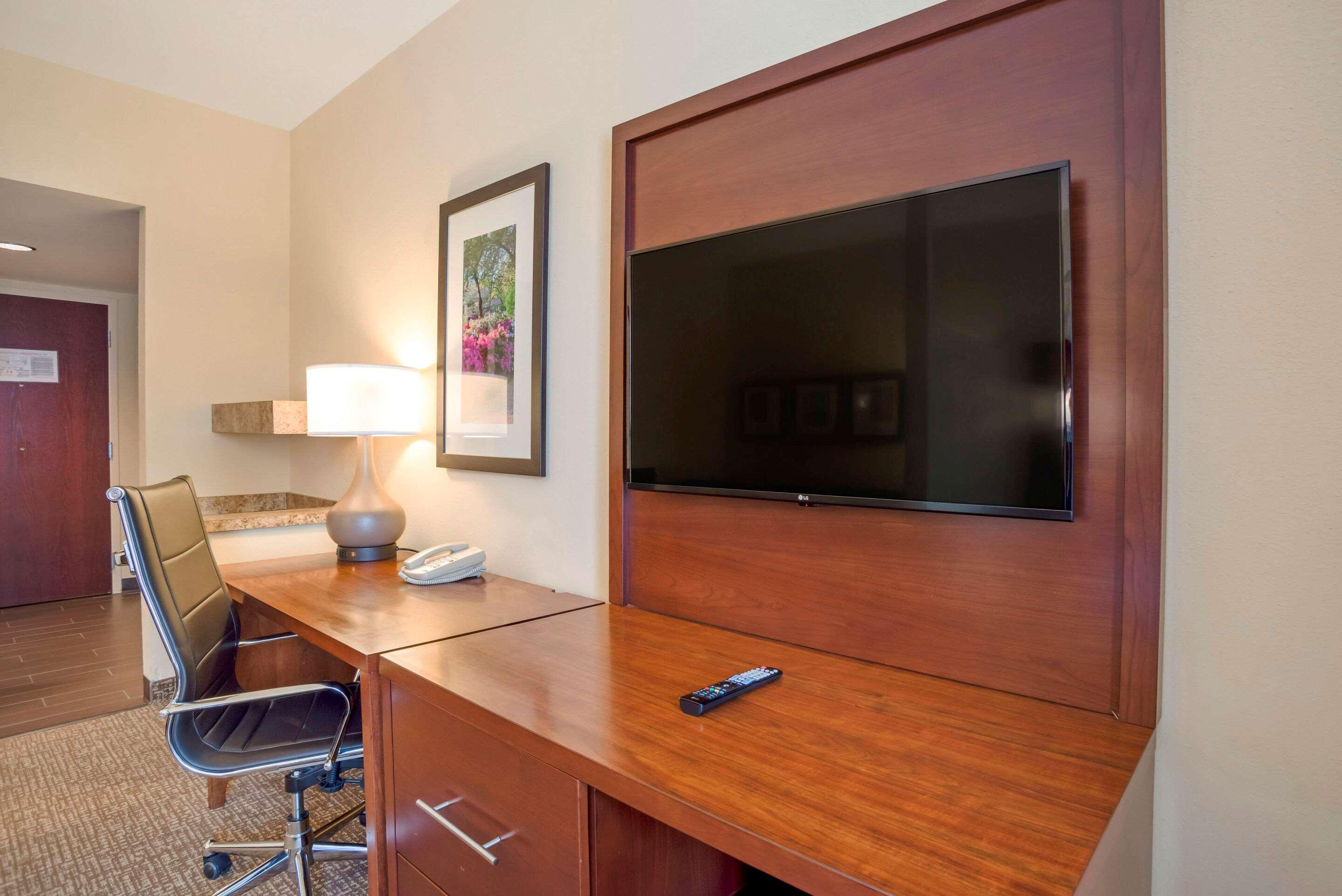 Comfort Suites Fredericksburg North Exteriör bild