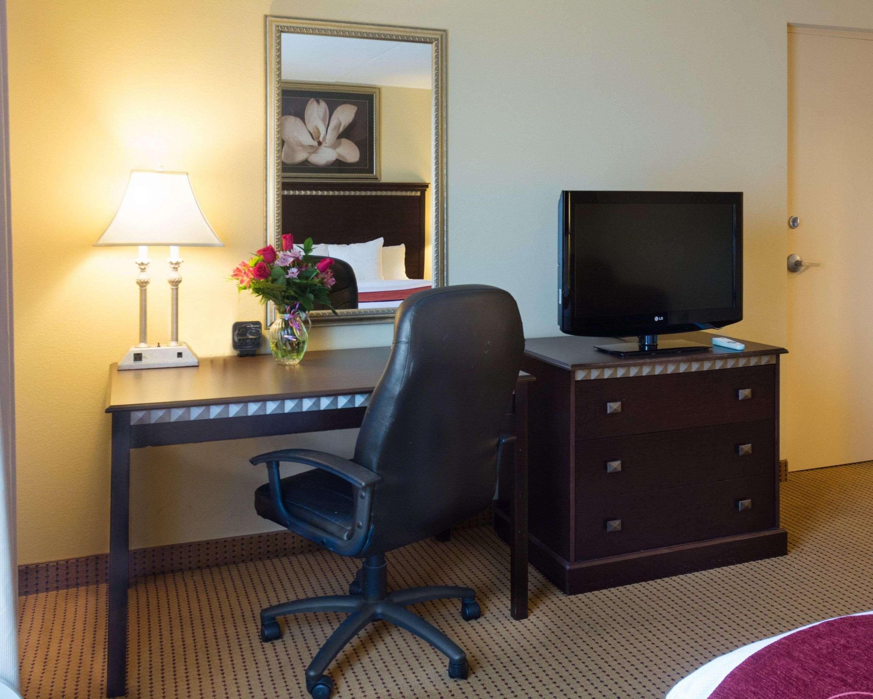 Comfort Suites Fredericksburg North Exteriör bild