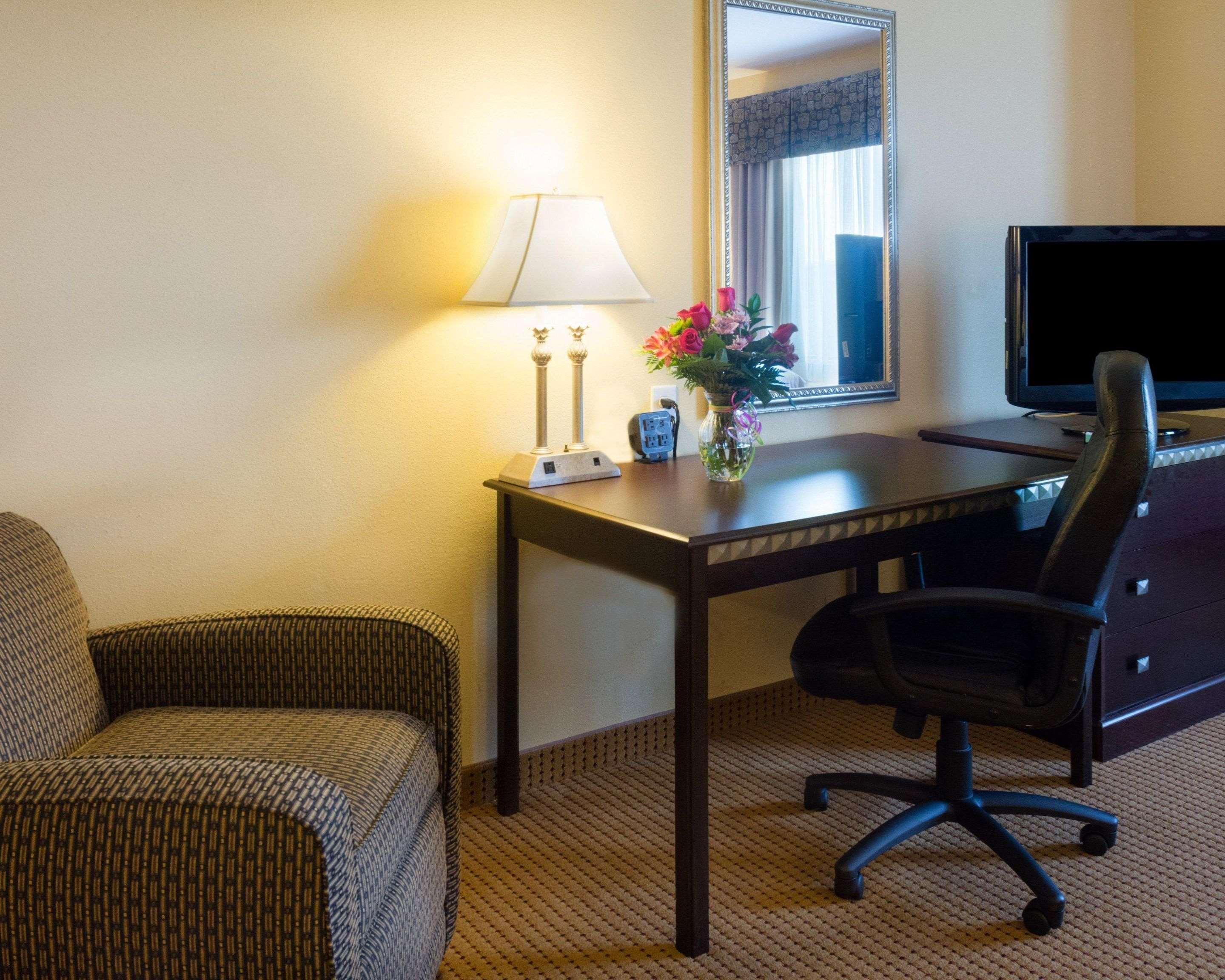 Comfort Suites Fredericksburg North Exteriör bild